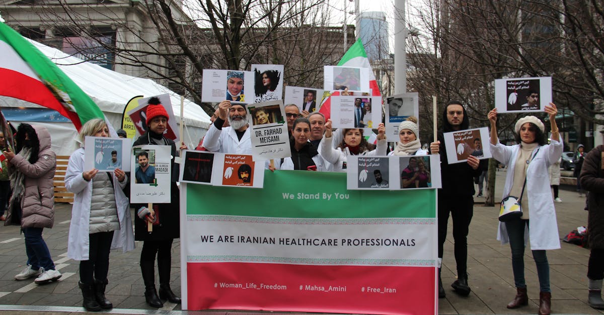 Iran Denies Halt of Protester Executions Amid U.S. Threats and Military Movements