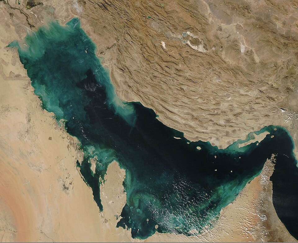 US announces blockade of Iranian ports; oil prices rise to $104.24 for WTI and $102.29 for Brent